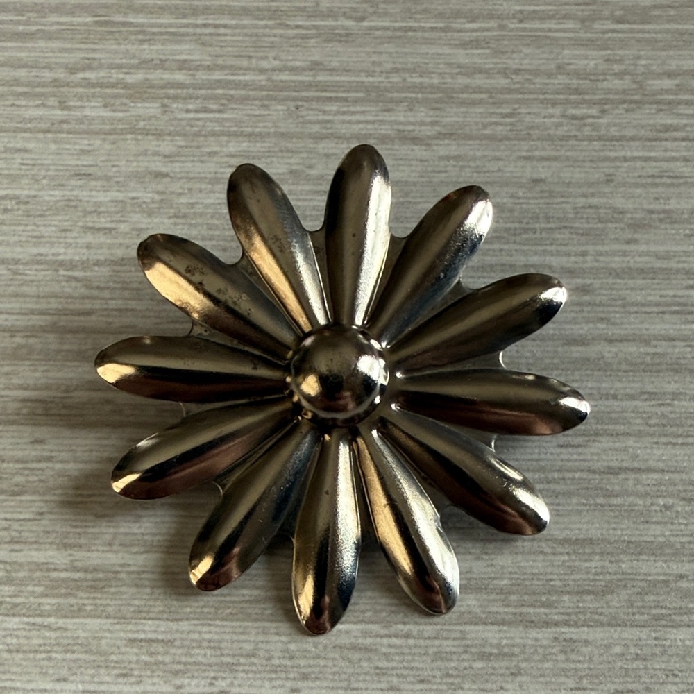 Silver Tone Vintage Flower Brooch